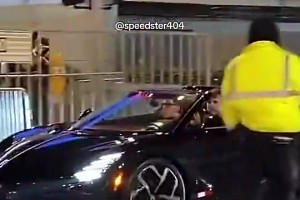 哈哈，邓超这记低位背转身同手同脚上篮什么水平？😂