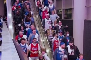 嗨翻啦 既幸福又兴奋的76人球迷！！！